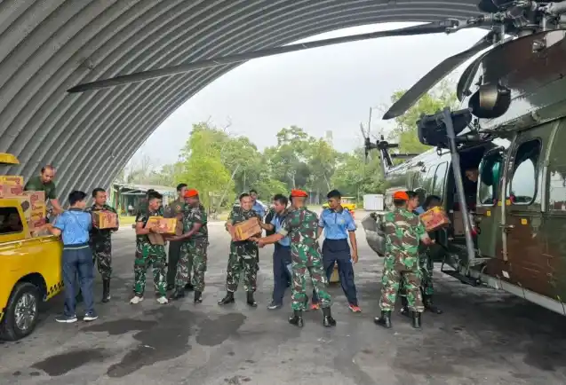 Helikopter Caracal TNI AU Kirim Bantuan ke Sibolga [Foto: Dispenau]