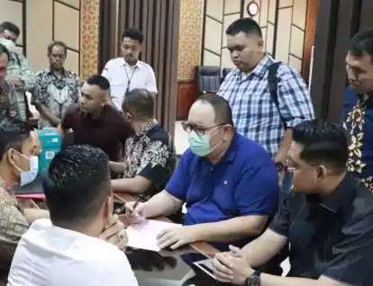 Bos Koperasi Simpan Pinjam (KSP) IndoSurya, Henry Surya diserahkan penyidik Bareskrim kepada kejaksaan. Henry yang segera disidangkan untuk kasus pemalsuan dokumen ditahan selama 20 hari ke depan - Foto tahun 2023 (Foto: Dok MI)