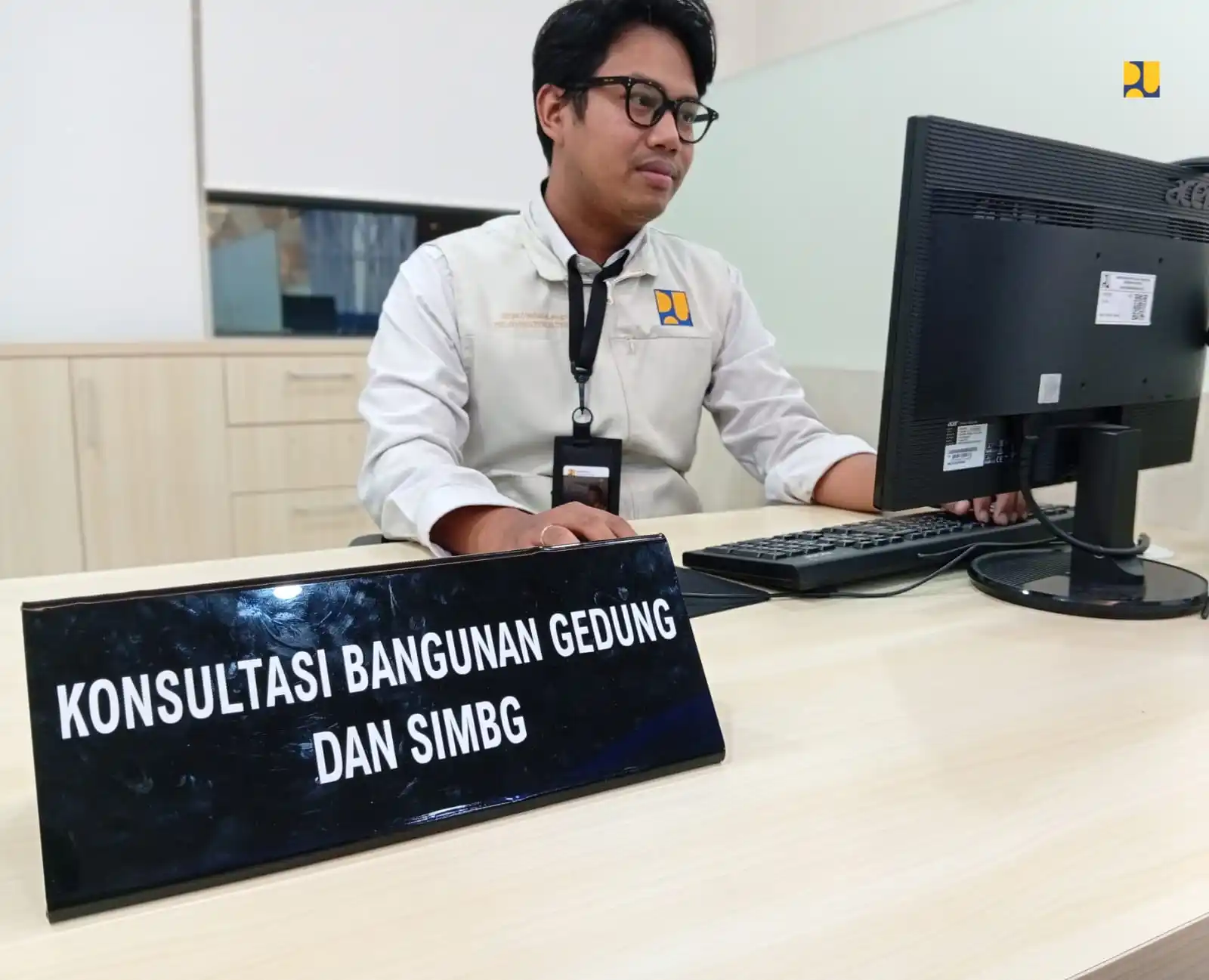 Kementerian Pekerjaan Umum membuka layanan Hotline 158 untuk konsultasi keandalan gedung. (Foto: Dok PU)