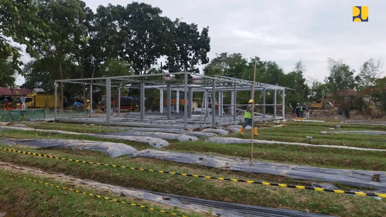 Kementerian PU mempercepat pembangunan hunian sementara bagi masyarakat yang terdampak bencana di Aceh, Sumut, dan Sumbar