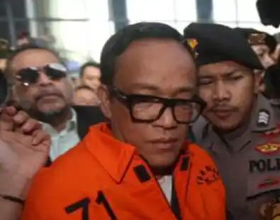 Tersangka eks Wamenaker Immanuel Ebenezer (Noel) mengakui, tiga mobil yang dicari Komisi Pemberantadan Korupsi (KPK) dibawa anak-anaknya. Dia membantah, ketiga mobil itu sengaja dibawa kabur.