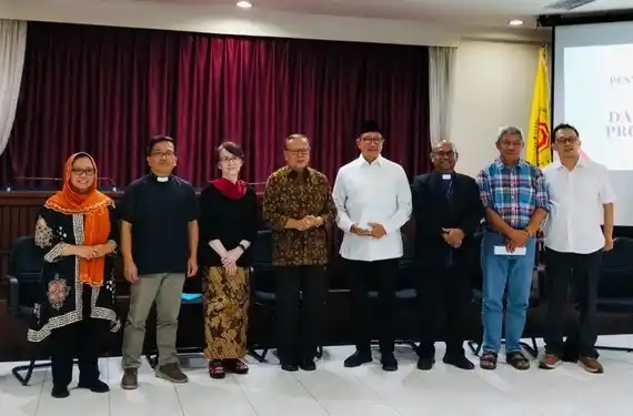 Sejumlah tokoh yang terhimpun dalam Gerakan Nurani Bangsa (GNB), menyampaikan pesan kepada pemerintah dan DPR bahwa penempatan anggota TNI aktif ke dalam institusi sipil justru akan melemahkan profesionalitas TNI. TNI menjadi tidak fokus dengan fungsi utama dan tugas pokoknya sebagai alat negara di bidang pertahanan, sesuai amanah konstitusi.  Pesan tersebut disampaikan kepada awak media dalam jumpa pers di Sekolah Tinggi Filsafat (STF) Driyarkara, Cempaka Putih Indah, Jakarta, pada Selasa (18/3/2025).