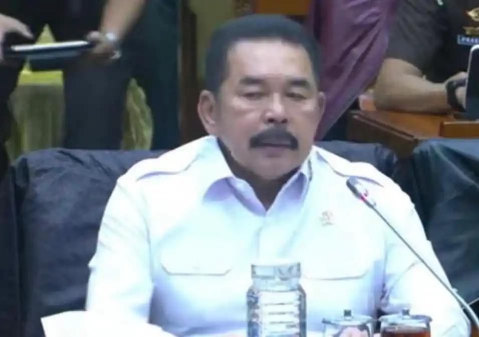 Jaksa Agung ST Burhanuddin mengikuti rapat kerja dengan Komisi III DPR, Selasa (20/1/2026). Dalam kesempatan itu, dia mengusulkan adanya tambahan sebesar Rp 7,49 triliun untuk pagu anggaran tahun 2026. (Foto: Tangkapan Layat Youtube TVR Parlemen)