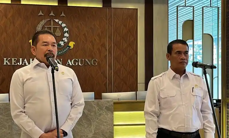 Menteri Pertanian (Mentan), Andi Amran Sulaiman (kanan) dan Jaksa Agung, ST Burhanuddin (kiri) (Foto: Dok MI)