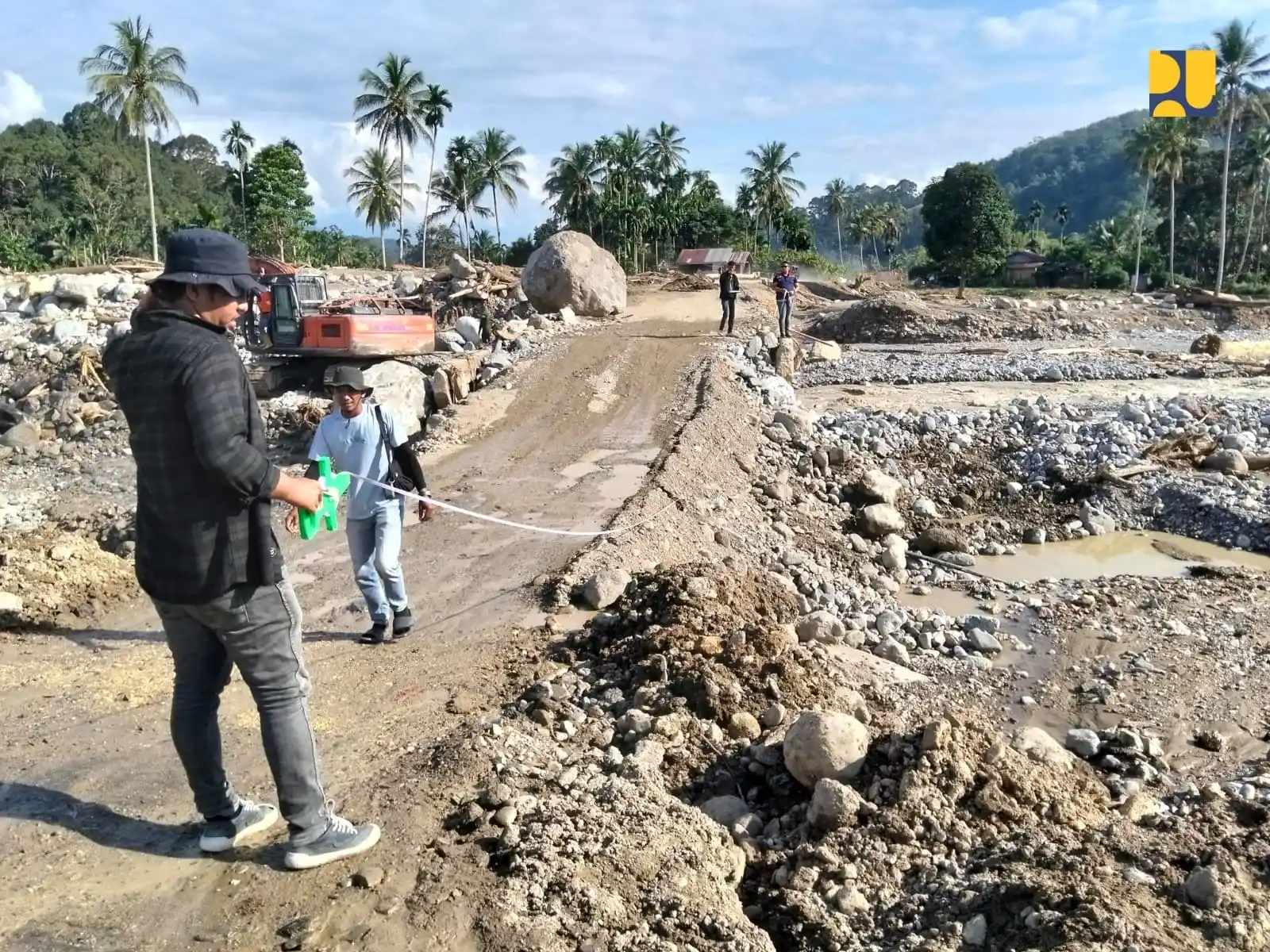 Kementerian PU mempercepat pemulihan beberapa ruas jalan di Aceh. PU/MI