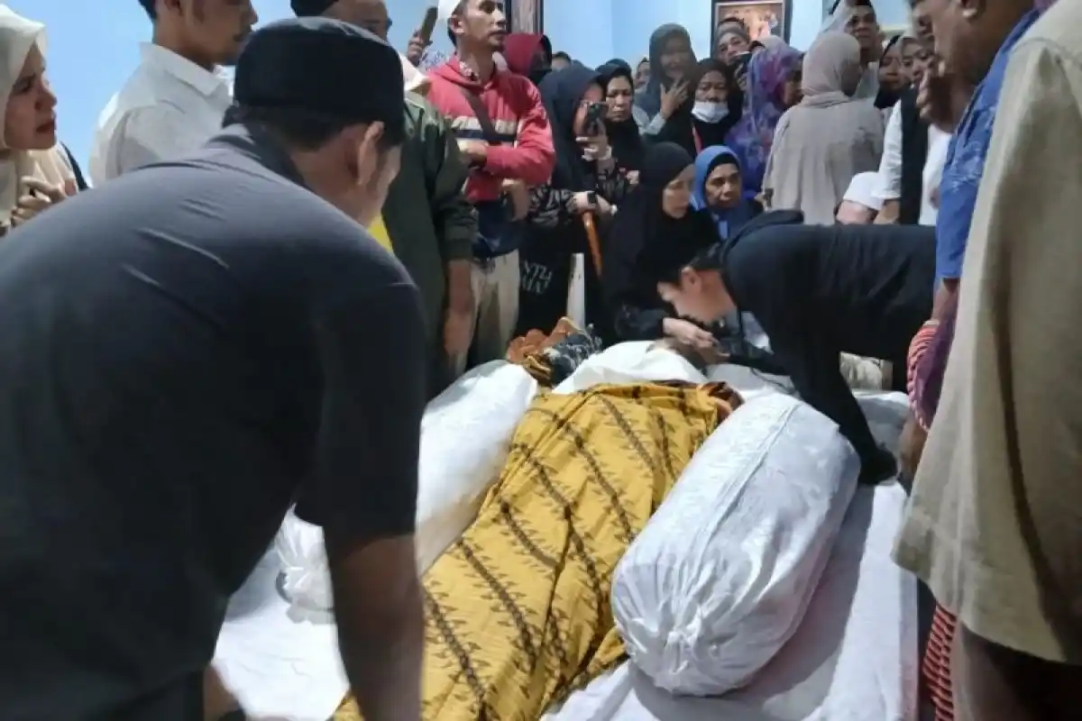 Jenazah Abdul Gani Kasuba Dimakamkan di Halmahera Selatan [Foto: Ant]