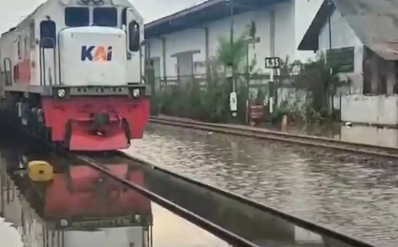 KAI Batalkan 82 Perjalanan Imbas Banjir (Foto: Ist)