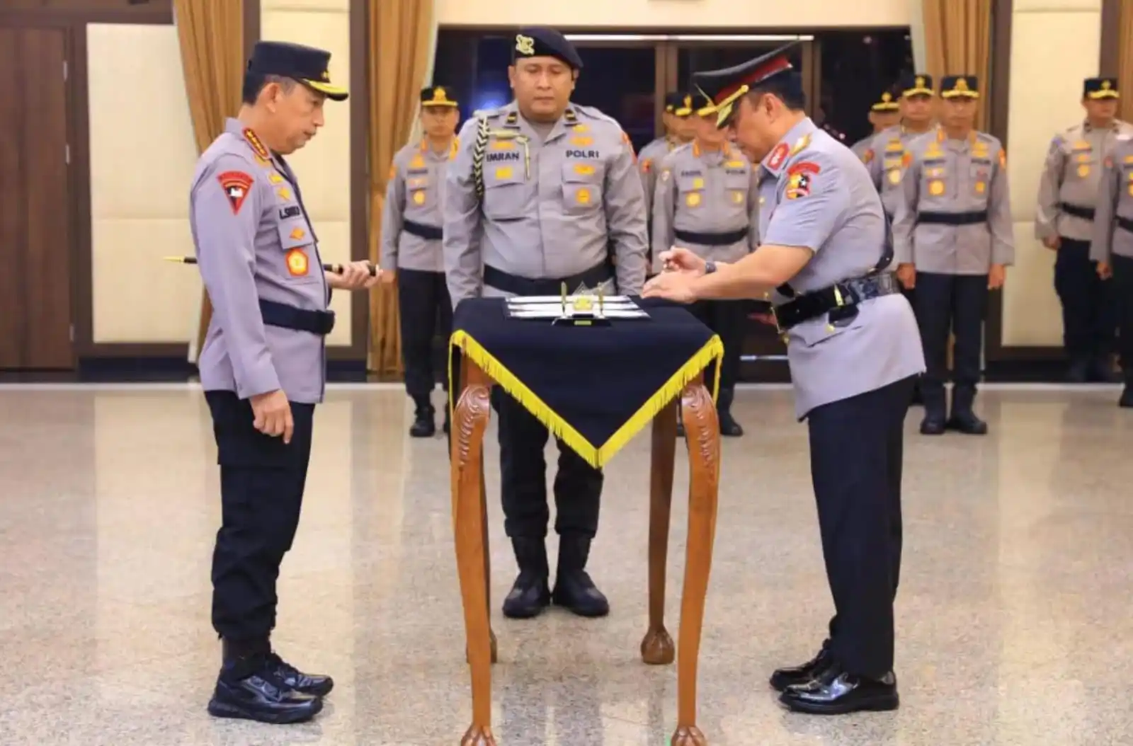 Kapolri Listyo Sigit Prabowo melantik Komjen Dedi Prasetyo jadi Wakapolri (Foto: Polri)