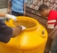 Penemuan mayat ibu-anak dalam toren di Tambora, Jakarta Barat [Foto: Ist]