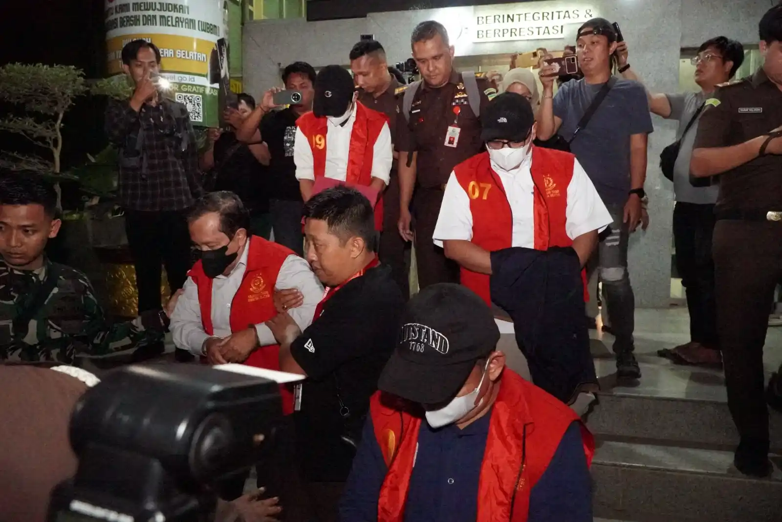 Kejaksaan Tinggi (Kejati) Sumatera Selatan (Sumsel) menetapkan 6 orang sebagai tersangka dalam kasus dugaan korupsi pemberian fasilitas pinjaman/kredit dari salah satu bank plat merah kepada PT. BSS dan PT. SAL (Foto: Dok MI)