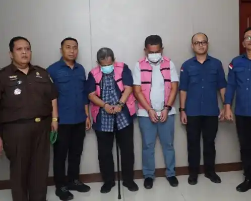 Kejaksaan Tinggi Sumatera Utara, lewat penyidik pada Asisten Pidana Khusus melakukan penahanan terhadap 2 orang tersangka, masing-masing atas nama inisial tersangka HAP dan tersangka BS (Foto: Dok MI/Penkum Kejati Sumut)