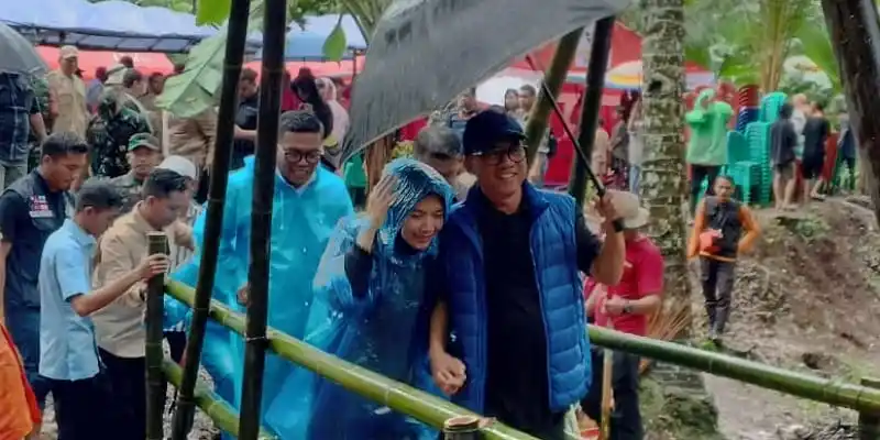 Yandri Susanto bersama Bupati Serang terpilih, Ratu Rachmatu Zakiah (Foto: Istimewa)