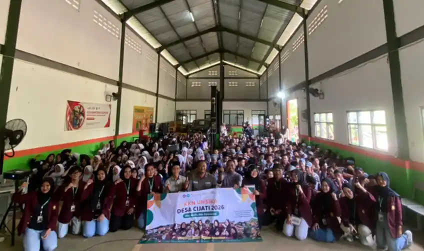 KKN Unsika Hadirkan Pemateri TNI–Polri di SMKN Maniis untuk Mengedukasi Pelajar SMKN Maniis Terkait Judi Online dan Narkoba (Foto: Dok MI)