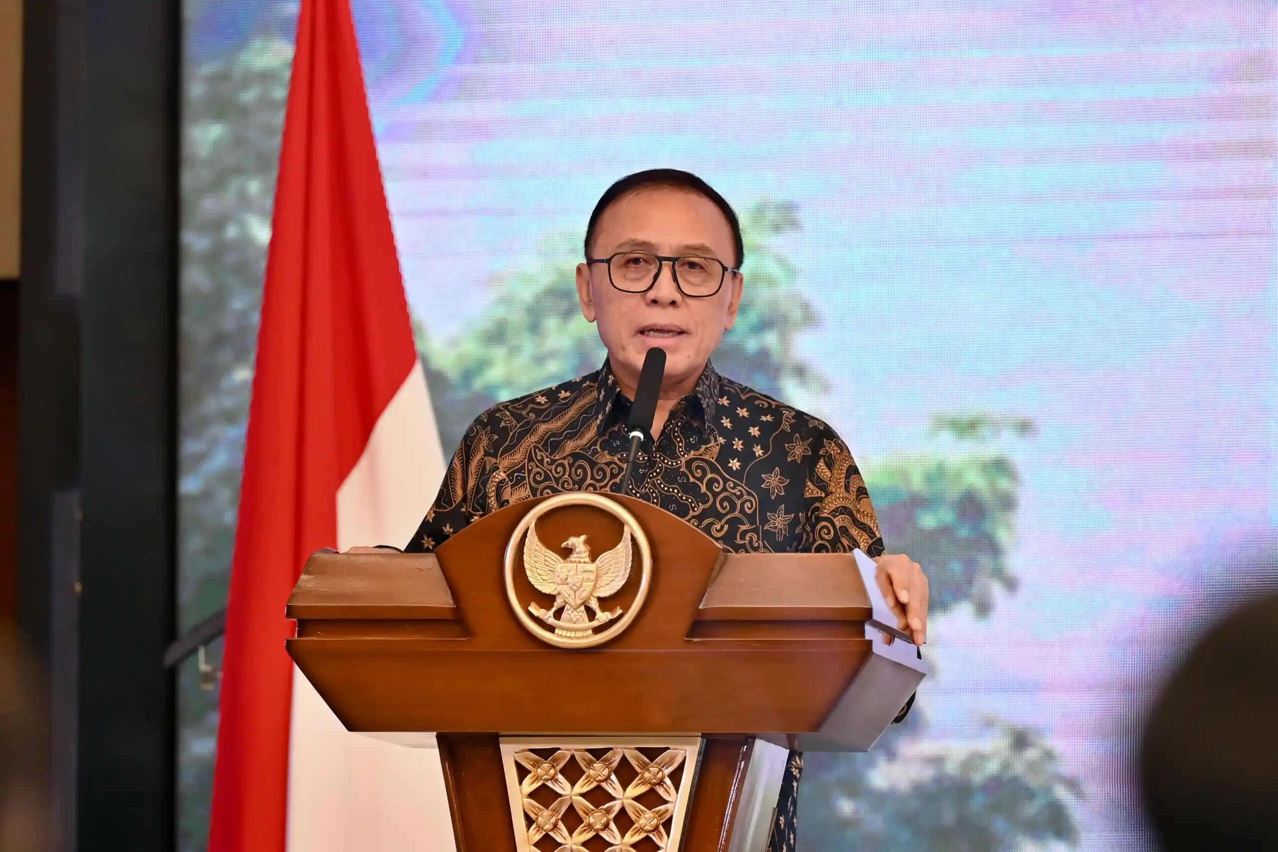 Komisaris Utama Pertamina, Mochamad Iriawan memberikan sambutan pada acara CNG Market Day 2025 yang diselenggarakan di Ballroom 3, Hotel Pullman, Bandung, Rabu (6/8/2025). [Foto: Doc. Pertamina]