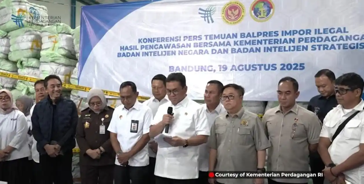 Konferensi pers di Kawasan Industri De Primata 1, Desa Tegalluar, Kabupaten Bandung, Jawa Barat (Foto: Kemendag)