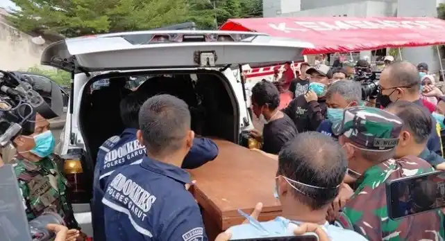 Jenazah Warga Sipil Korban Ledakan Amunisi di Garut (Foto: Repro)