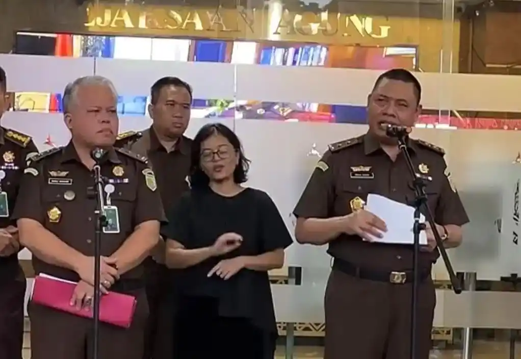 Kepala Pusat Penerangan Hukum (Kapuspenkum) Kejagung, Harli Siregar (kiri) dan Dirdik Jampidsus Kejagung, Abdul Qohar (kanan) (Foto: Dok MI/Aswan)