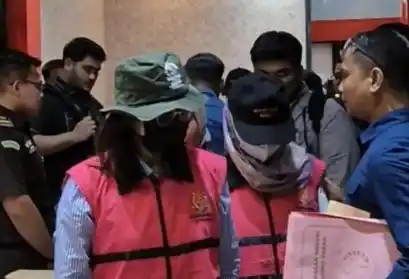 Tiga petinggi PT Pelindo 3 dan tiga petinggi PT APBS ditetapkan sebagai tersangka oleh Kejaksaan Negeri Tanjung Perak Surabaya, Jumat (28/11/2025)