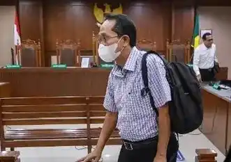 Perwakilan PT Acset Indonusa usai menjalani sidang pembacaan dakwaan di Pengadilan Tipikor, Jakarta, Senin (27/10/2025). (Foto: Dok MI/Antara)