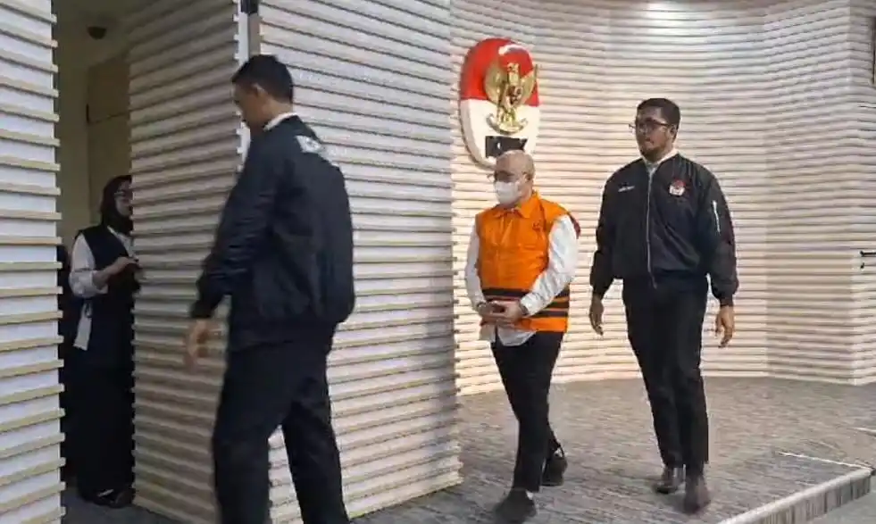 Antonius Kosasih mengenakan rompi tahanan KPK (Foto: Dok MI/Aswan)