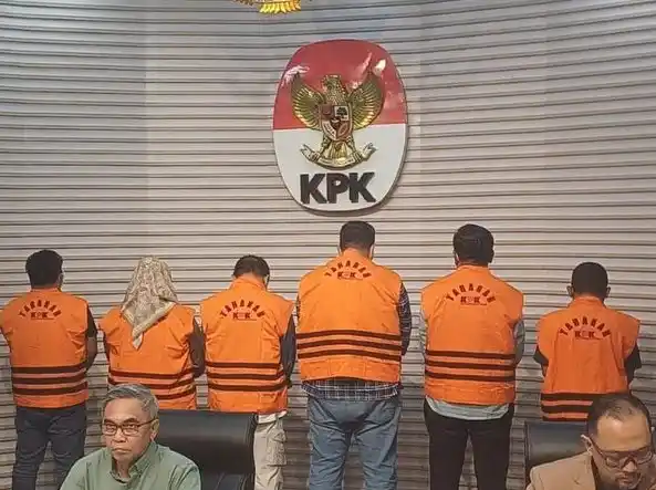 Komisi Pemberantasan Korupsi (KPK) menetapkan Kepala Dinas PUPR berinisial NOP sebagai tersangka pada Minggu (16/3/2025). (Foto: Dok MI/Aswan)