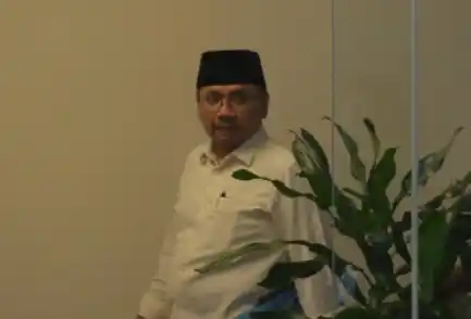 Mantan Menteri Agama Yaqut Cholil Qoumas usai menjalani pemeriksaan di Gedung Merah Putih KPK, Jakarta, Senin (1/9/2025). Yaqut Cholil Qoumas dimintai keterangan sebagai saksi selama tujuh jam terkait kasus dugaan korupsi kuota haji untuk penyelenggaraan ibadah haji tahun 2023-2024. (Foto: Dok MI/Adelio Pratama)