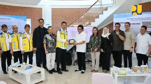 Kunjungan Komisi V DPR RI ke Bendungan Ciawi, Kabupaten Bogor, Jawa Barat, (28/8). Foto: (dok/MI/PU)