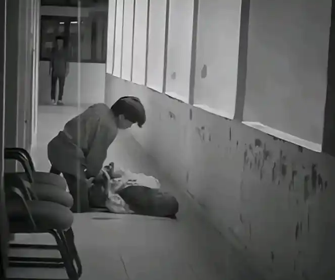 Mahasiswa berinisial R (21) nekat membacok mahasiswi F (23) di Universitas Islam Negeri Sultan Syarief Kasim, Pekanbaru (Foto: Tangkapan Layar)