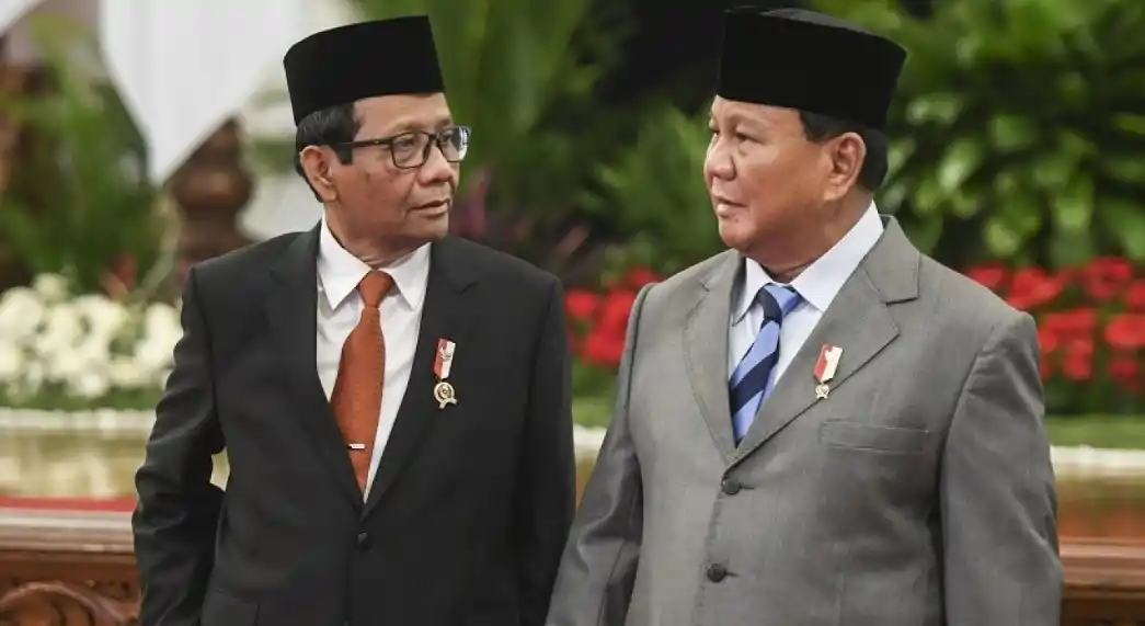 Mahfud Md dan Prabowo Subianto saat menjadi menteri di Kabinet Joko Widodo (Foto: Dok/Ant)