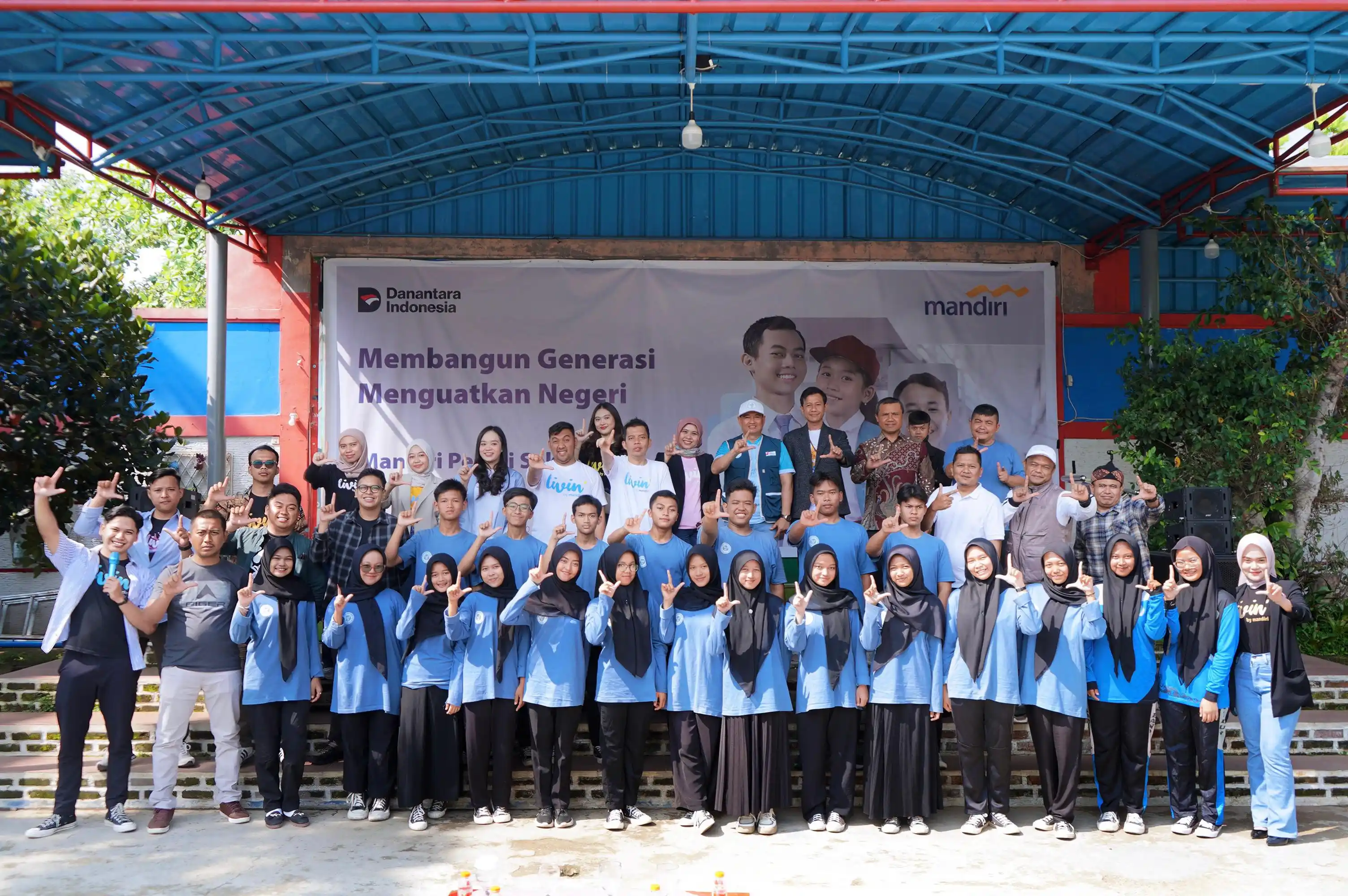 Mandiri Peduli Sekolah Hadirkan Lingkungan Belajar Layak di 27 Lokasi se-Indonesia [Foto: Doc. Mandiri]