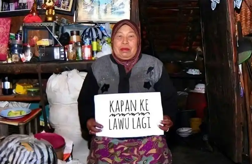 Mbok Yem pemilik warung di puncak Gunung Lawu (Foto: Ist)