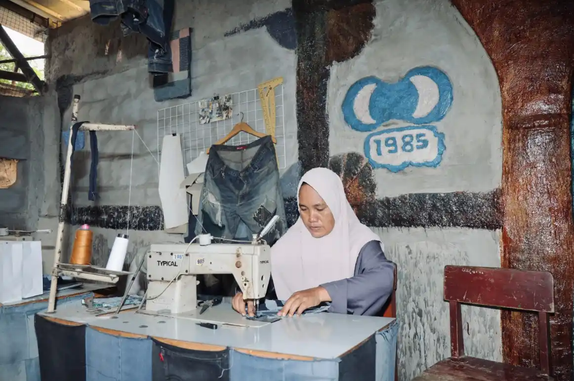 PNM terus berupaya menghadirkan pemberdayaan yang inklusif dan berkelanjutan dengan menempatkan kebutuhan masyarakat serta keberlanjutan lingkungan sebagai fokus layanan. Komitmen melayani dengan hati menjadi landasan PNM dalam menjalankan program pemberdayaan yang memberikan manfaat jangka panjang bagi masyarakat. (Foto: PNM)