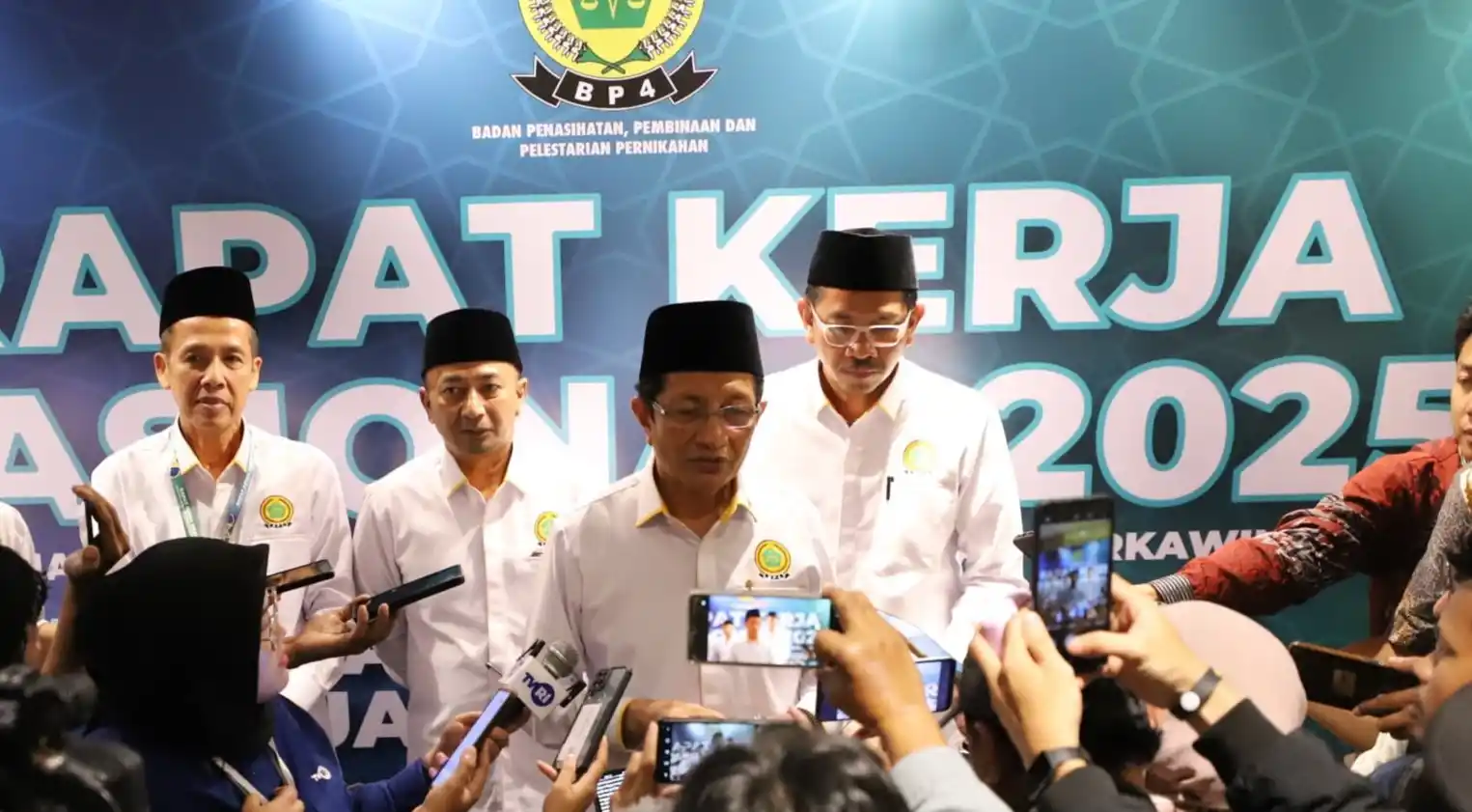 Menag Nasaruddin Umar beberkan  11 strategi mediasi yang dapat dijalankan BP4 untuk menekan angka perceraian di Indonesia. (foto. Rizal)