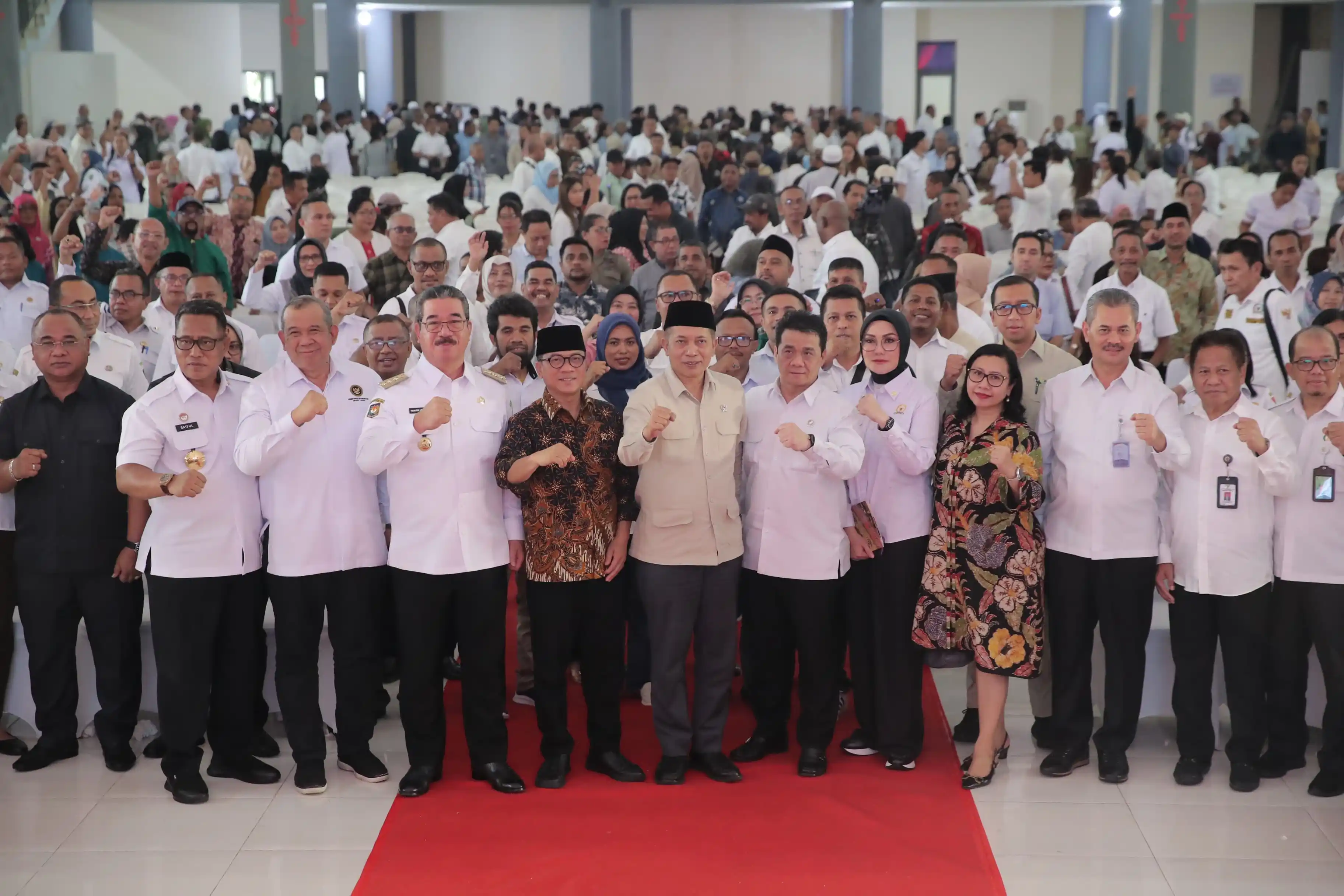 Menteri Desa dan Pembangunan Daerah Tertinggal (Mendes PDT) Yandri Susanto dalam peluncuran dan dialog percepatan pembentukan Kopdes Merah Putih di Auditorium Universitas Pattimura. (Dok. MI)