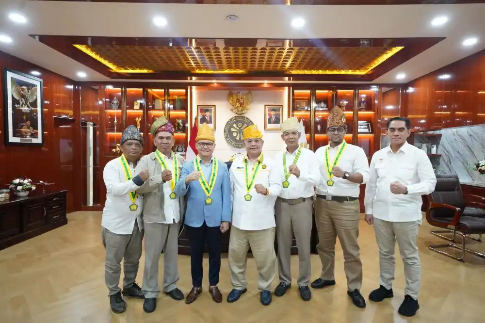 Menteri P2MI Mukhtarudin menerima audiensi dari Majelis Pimpinan Nasional Pemuda Melayu Nusantara (MPN-PMN) (Dok KP2MI)