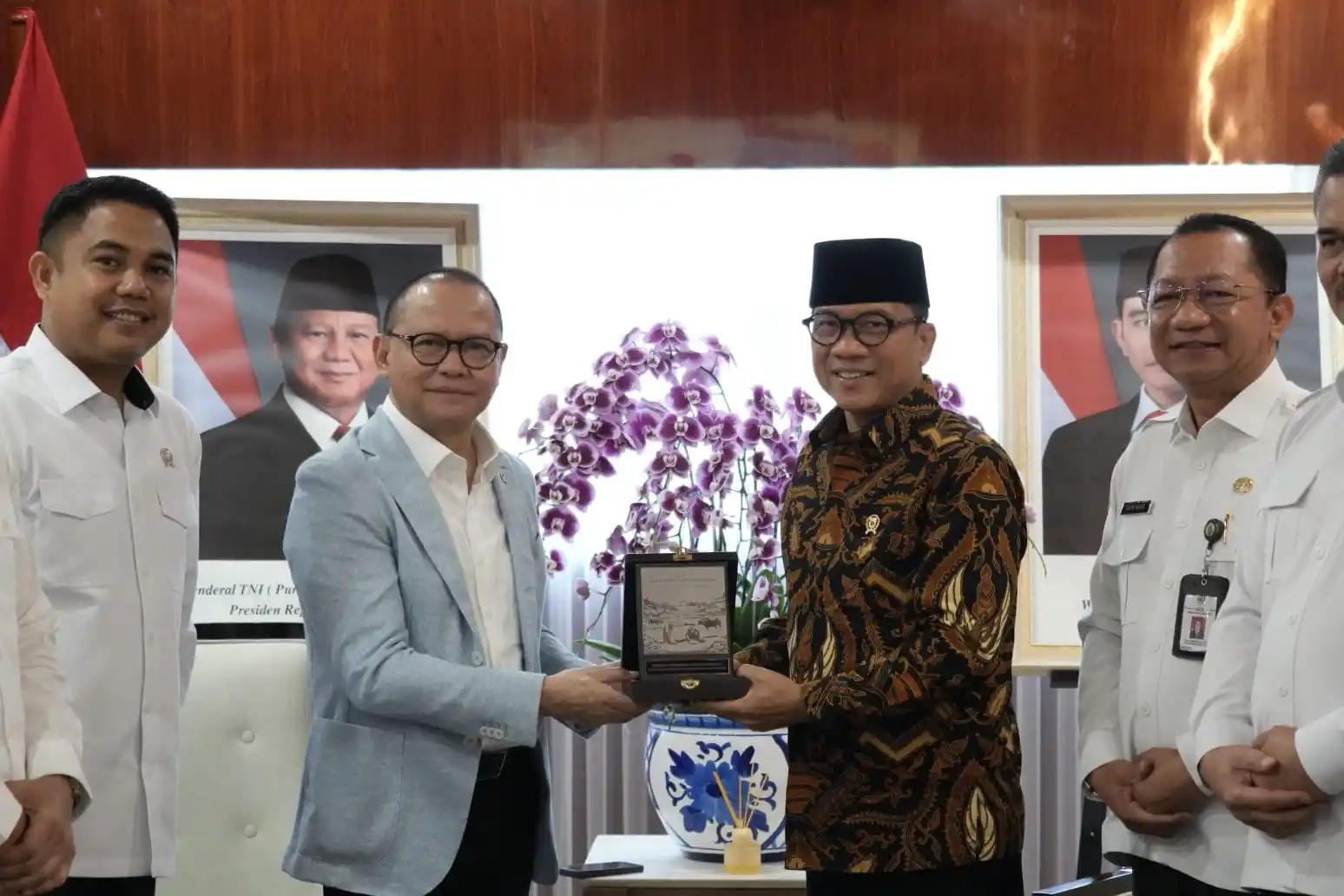 Menteri P2MI Mukhtarudin menerima audiensi Mendes  PDTT Yandri Susanto di Kantor KemenP2MI. (Dok. KemenP2MI)