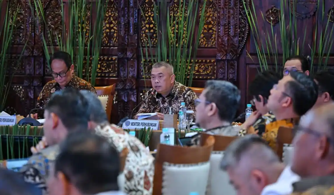 Menteri Perhubungan Dudy Purwagandhi saat Rapat Koordinasi (Rakor) Persiapan Penyelenggaraan Angkutan Lebaran 2026 di Kantor Pusat Kemenhub, Jakarta, Selasa (24/2/2026). (Foto: Dok Istimewa)