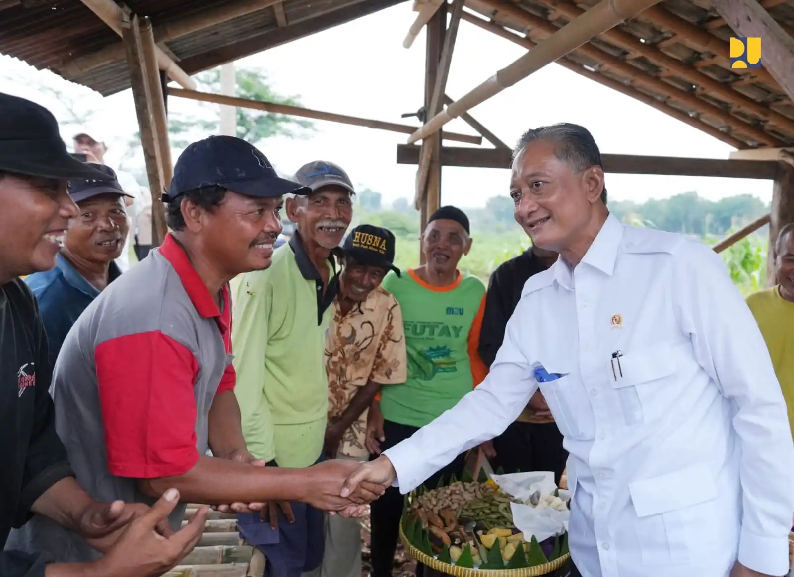 Menteri Pekerjaan Umum, Dody Hanggodo bersilaturahmi dengan kelompok tani pengguna Jaringan Irigasi Air Tanah (JIAT) di Gunungkidul, Jawa Tengah.