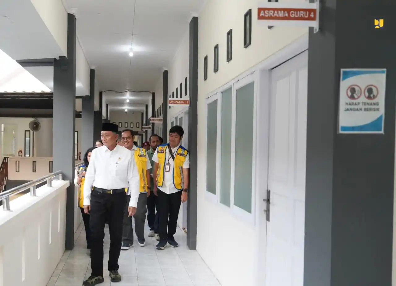 Menteri Pekerjaan Umum, Dody Hanggodo meninjau Sekolah Rakyat Balai Besar Pelatihan Vokasi dan Produktivitas (BBPVP) Kota Semarang, Sabtu (7/9). (Foto: Dok/MI/PU)