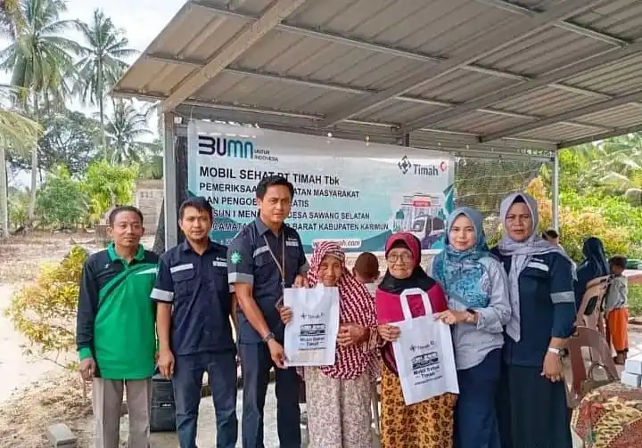 Mobil Sehat PT Timah Berikan Layanan Kesehatan Desa Sawang Selatan [Foto: Doc. PT Timah]