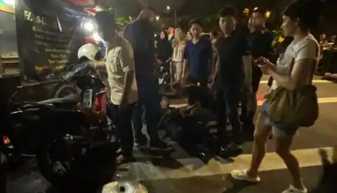 Suasana  lokasi Pengendara mobil tabrak Warung Kelontong di Jaksel di tangkap (Foto: Ist)