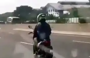 Pemotor masuk tol (Foto: Dok MI)