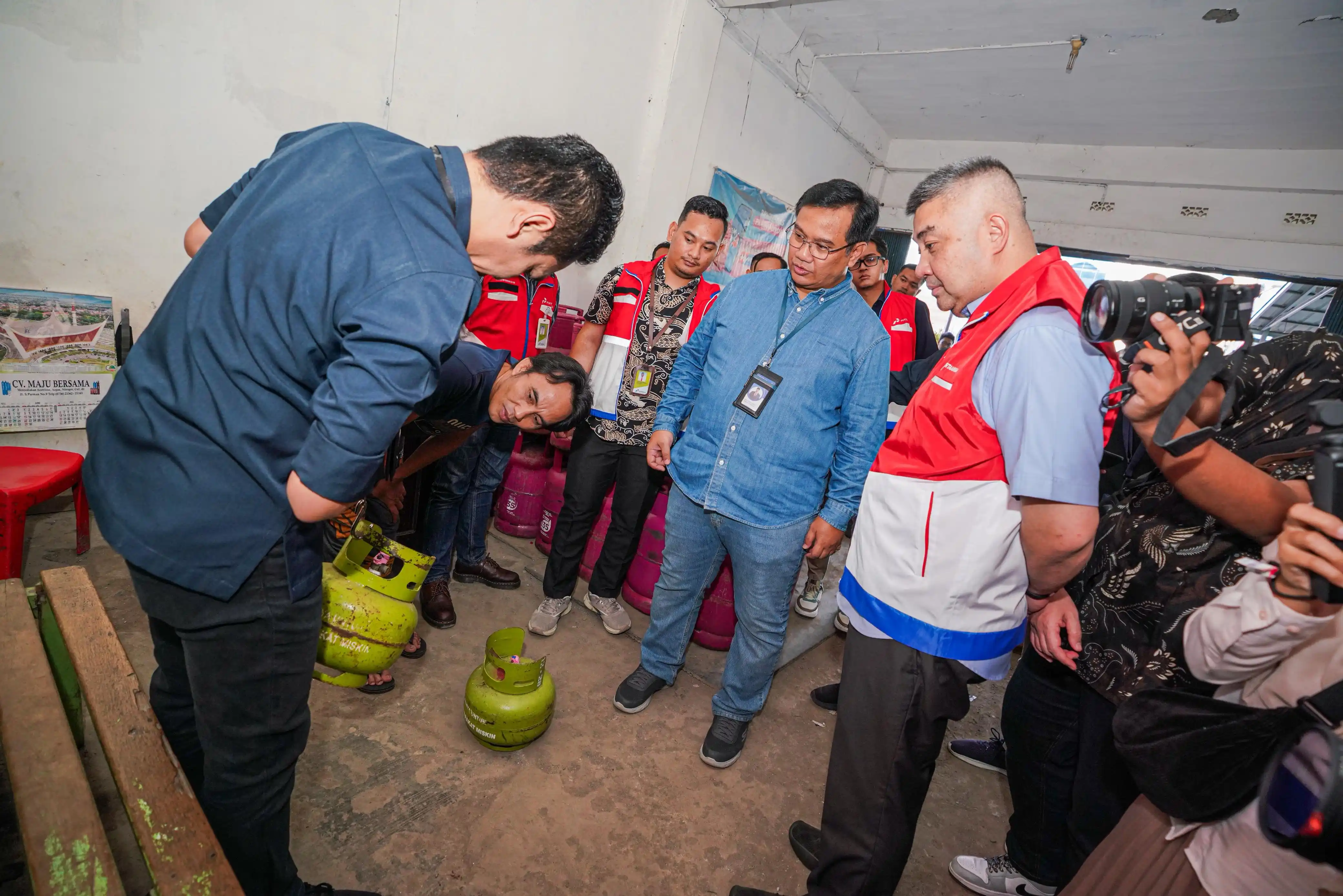 Ombudsman RI bersama Pertamina Patra Niaga, melakukan uji petik distribusi LPG 3 Kg di 25 titik di Kota Bengkulu, sebagai bagian dari pengawasan di total 10 provinsi. [Foto: Doc. Pertamina]