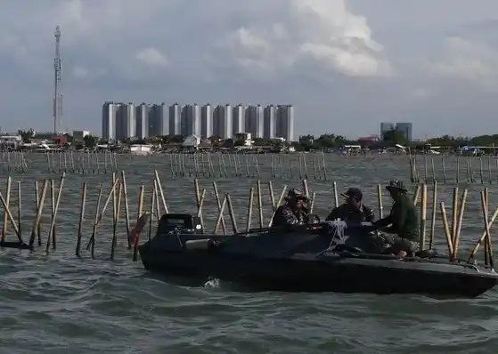 Pagar laut Tangerang (foto: MI)