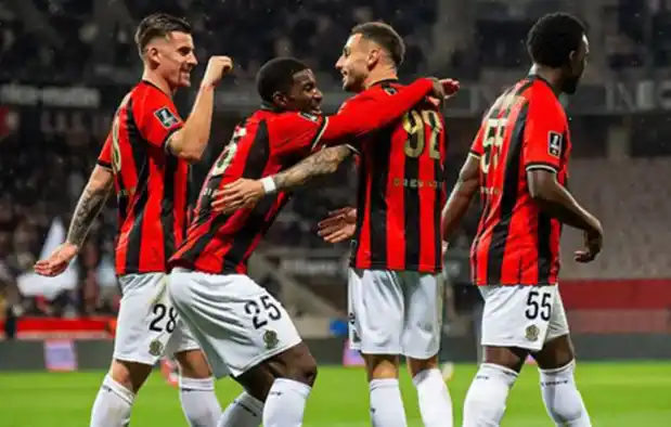 Para pemain Nice pada pertandingan lanjutan Liga Prancis di Allianz Riviera, Nice, Sabtu malam (8/2/2025).[Foto: X/@ogcnice_eng]