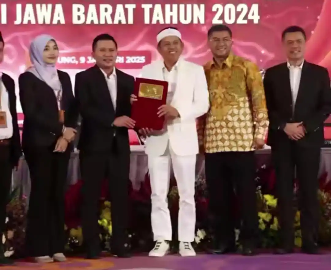 KPU Jabar saat menggelar rapat pleno terbuka penetapan pasangan Dedi Mulyadi dan Erwan Setiawan sebagai Gubernur dan Wakil Gubernur Jabar, Kamis (9/1/2025). (Foto: tangkapan layar)