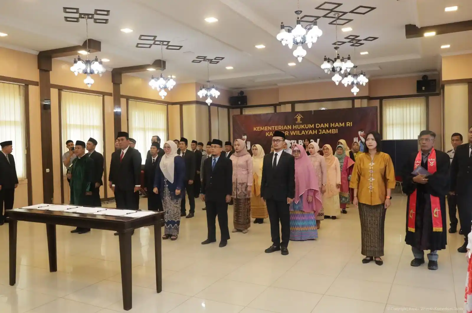 Prosesi Pelantikan PAW Majelis Pengawas Notaris se-Provinsi Jambi di Aula Kanwil Kemenkumham Jambi, Selasa (10/6/2025). [Foto: MI/Joe]