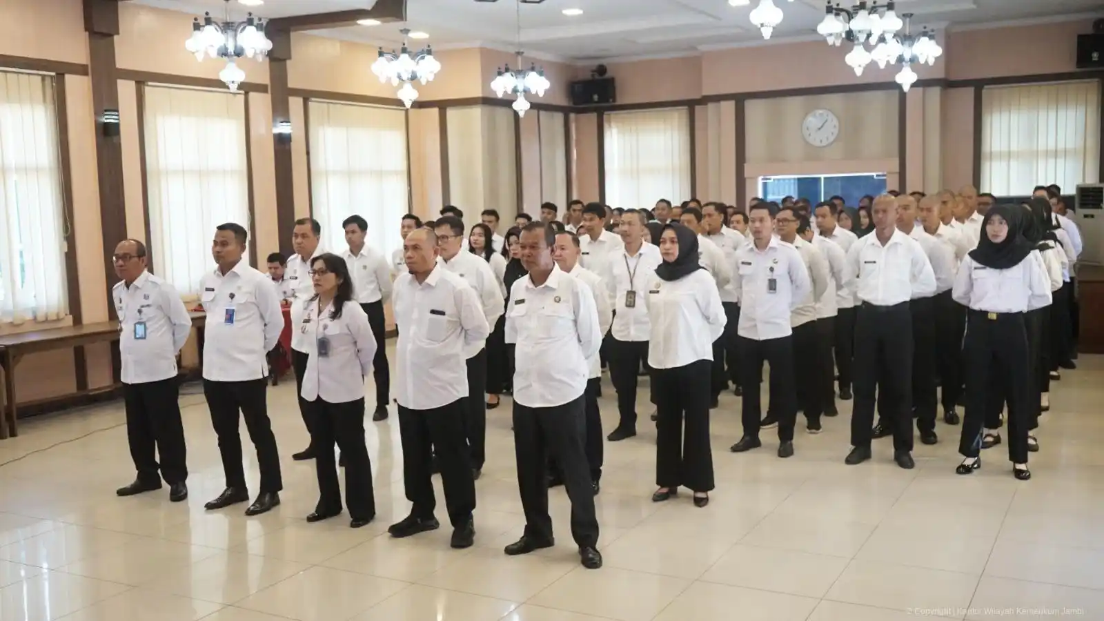 Pegawai Kanwil Kemenkumham Jambi mengikuti Apel Bersama secara virtual (Foto: Dok/MI)