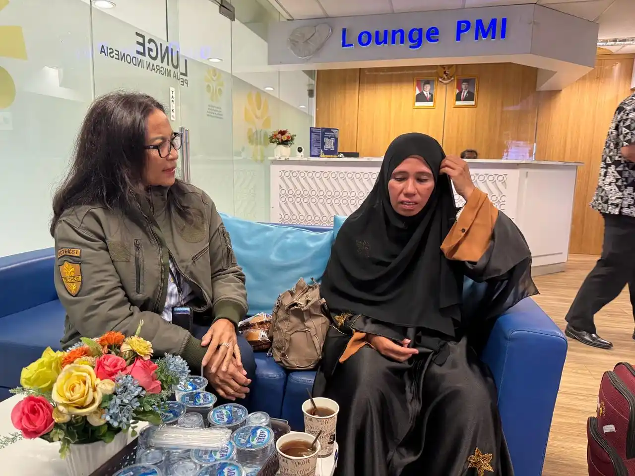 Pekerja Migran Indonesia (PMI) asal Desa Tolouwi, Kabupaten Bima, NTB, yang tiba dari Oman dalam kondisi sakit. (Dok. KemenP2MI)