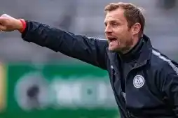 Pelatih Bo Svensson Dipecat